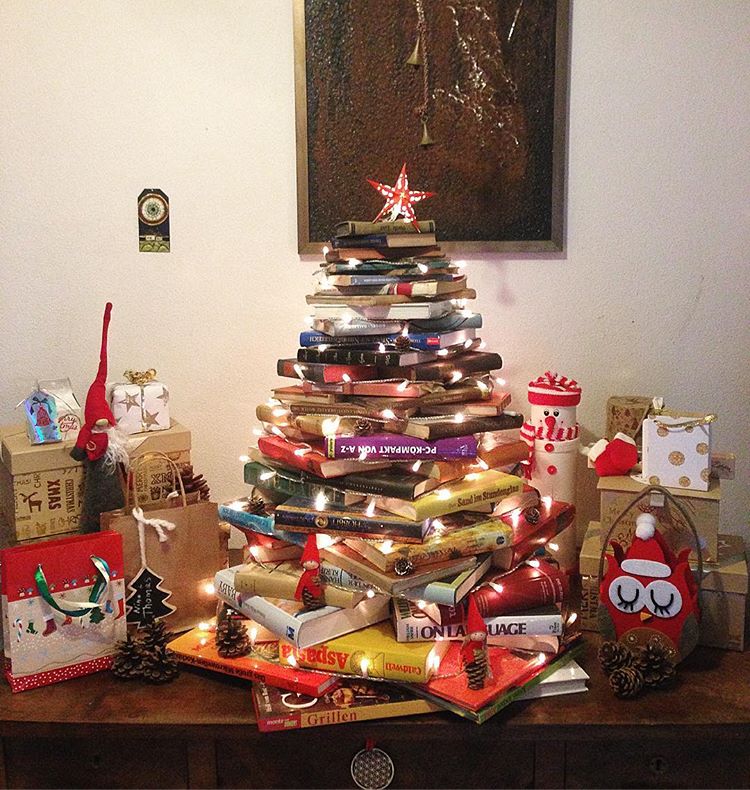 Bookey christmas tree, 17 ways to have a book-filled Christmas